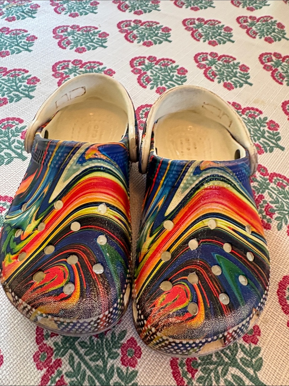 CROCS White Clog with Multicolor Trim
